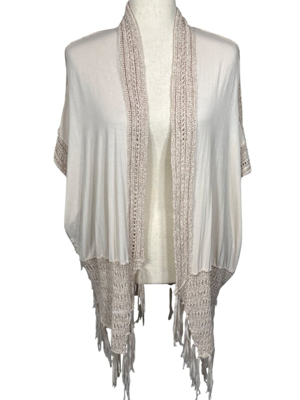 UMGEE Crochet Lace Boho Fringe Wrap Kimono Sleeve Cream Sz S/M NWOT